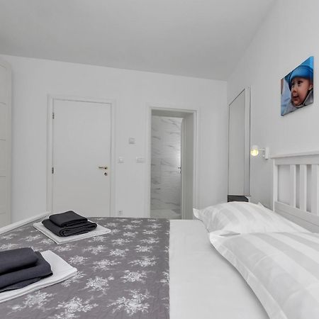 Apartment Lotte With Private Pool In The City Center! Makarska Quarto foto