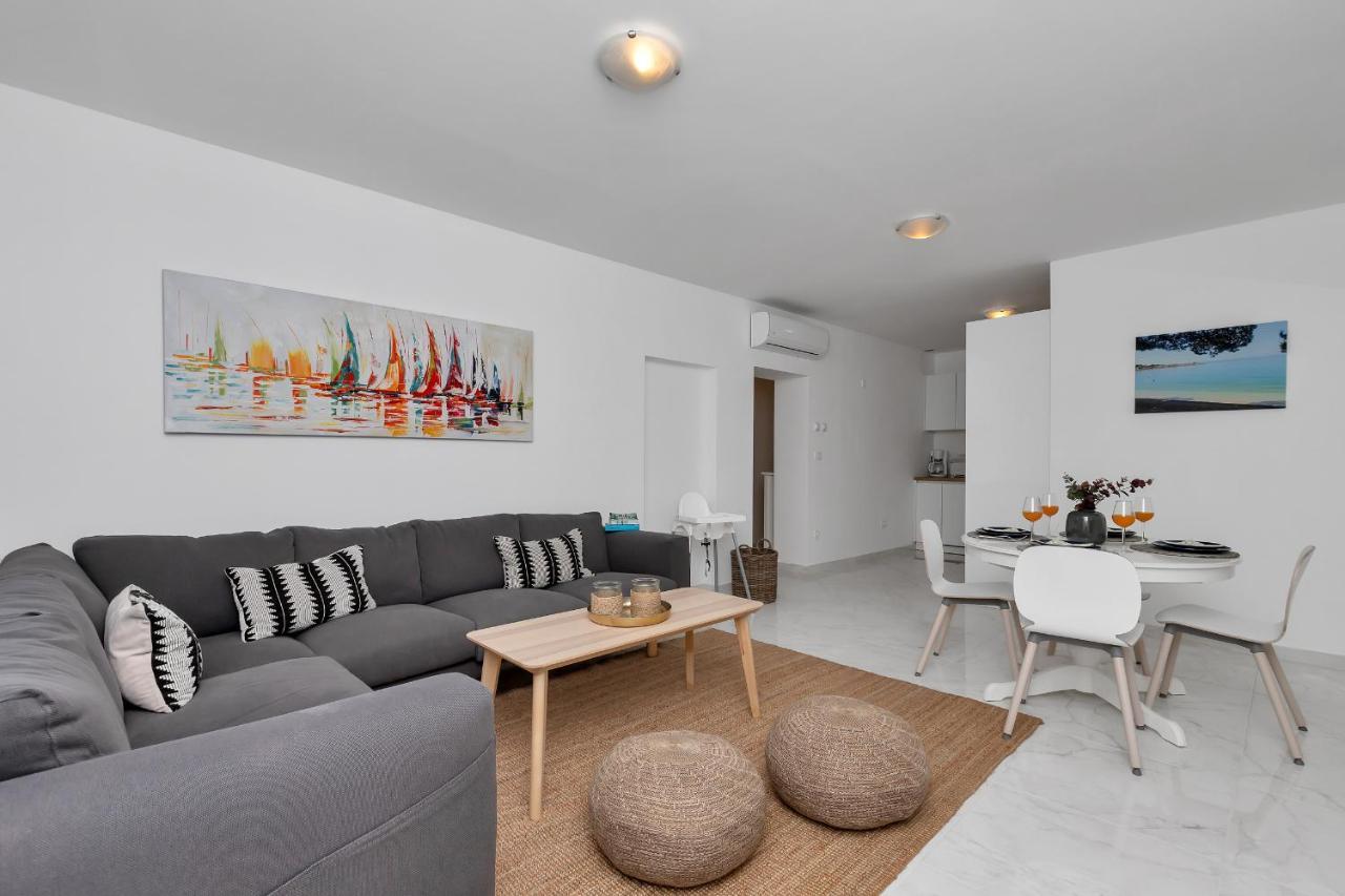 Apartment Lotte With Private Pool In The City Center! Makarska Exterior foto