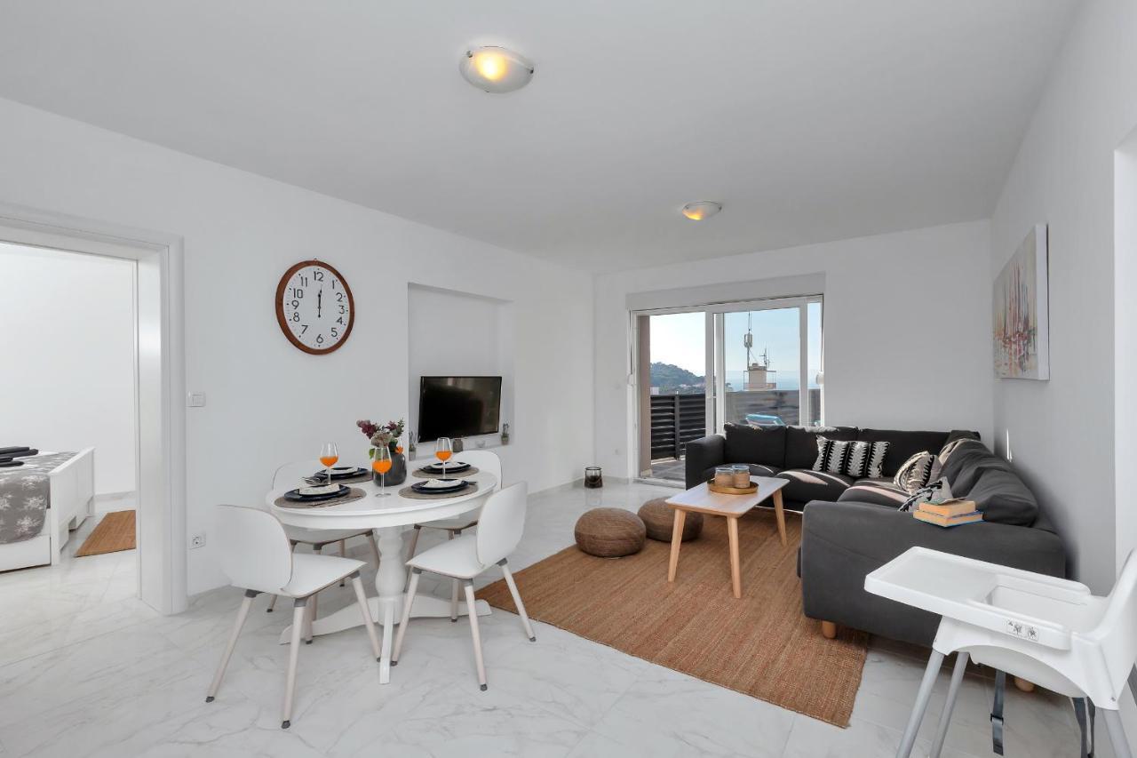 Apartment Lotte With Private Pool In The City Center! Makarska Exterior foto